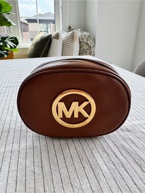 Michael Kors Brown Leather Cosmetic Pouch/Toiletry Pouch with Gold MK Emblem